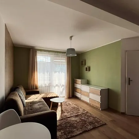 Apartmán Tanie Mieszkanie Wyszynskiego 38 *